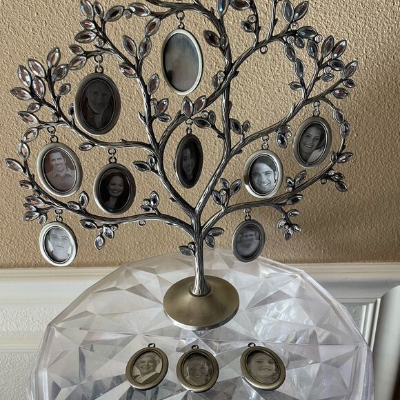 Time Remembered Jeweled Family Photo Tree - Picture 14 of 14